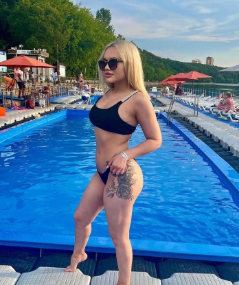 Опытная, креативная и всегда готова подарить незабываемое удовольствие. 💋 Со мной ты окунешься в мир ярких эмоций и наслаждения. Мне нравится узнавать новое и экспериментировать в сексе. Умею удовлетворить самые сокровенные фантазии. 😈 Фото настоящие, откровенные и сексуальные. Атмосфера комфорта и непринужденности гарантирована. 🌹 Читай мои отзывы и ты узнаешь, как мои клиенты наслаждаются мной. Приглашаю в гости, я живу в Москве, Москвы в самом центре. 💕 Доверься мне, позволь себе стать волшебным моментом в моих нежных объятиях. 💫 Яна
