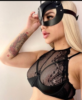 Опытная, креативная и всегда готова подарить незабываемое удовольствие. 💋 Со мной ты окунешься в мир ярких эмоций и наслаждения. Мне нравится узнавать новое и экспериментировать в сексе. Умею удовлетворить самые сокровенные фантазии. 😈 Фото настоящие, откровенные и сексуальные. Атмосфера комфорта и непринужденности гарантирована. 🌹 Читай мои отзывы и ты узнаешь, как мои клиенты наслаждаются мной. Приглашаю в гости, я живу в Москве, Москвы в самом центре. 💕 Доверься мне, позволь себе стать волшебным моментом в моих нежных объятиях. 💫 Яна